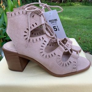 COPY - 💥💥BNITB💥💥 Peep Toe Lace Up Sandals US 5.5